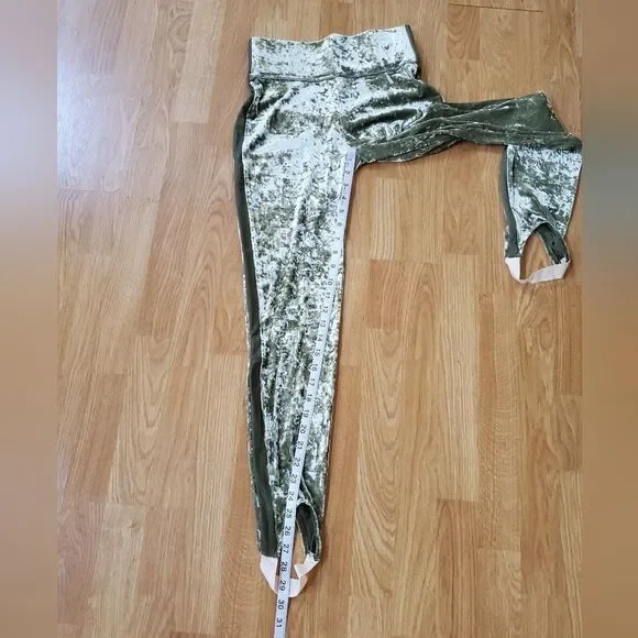 NEW! HAH | Velvet Stirrup Pants Leggings - size Small in Sage Green - Picture 12 of 16